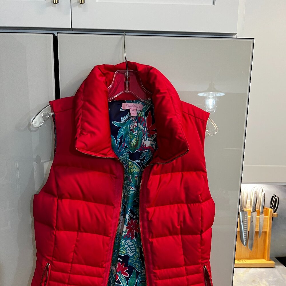 Lilly Pulitzer Puffer Vest Medium Pomegranate